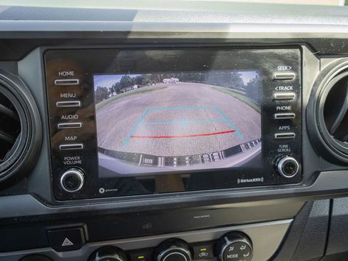 Used 2022 Toyota Tacoma SR AWD/4WD image 17