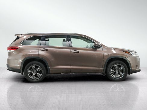 Used 2017 Toyota Highlander Limited AWD/4WD image 6