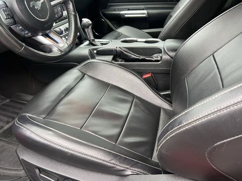 Used 2021 Ford Mustang Premium image 20