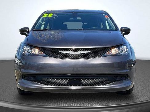 Used 2022 Chrysler Voyager LX FWD image 3
