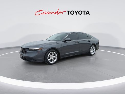 Used 2025 Honda Accord LX image 4
