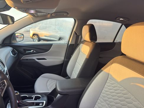 Used 2020 Chevrolet Equinox LS w/ LS Convenience Package FWD image 25