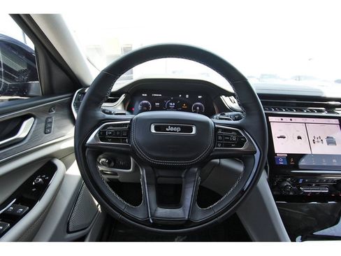 Used 2023 Jeep Grand Cherokee L Overland w/ Advanced Protech Group III AWD/4WD image 15