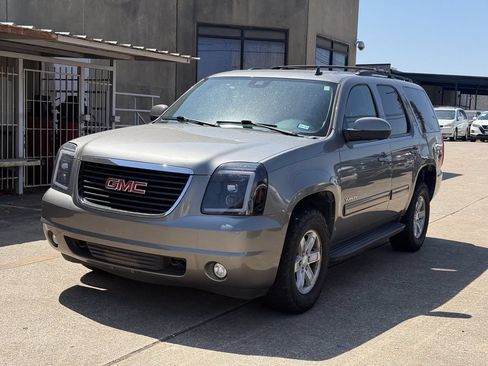 Used 2012 GMC Yukon SLT w/ SLT-2 Equipment Package AWD/4WD image 3