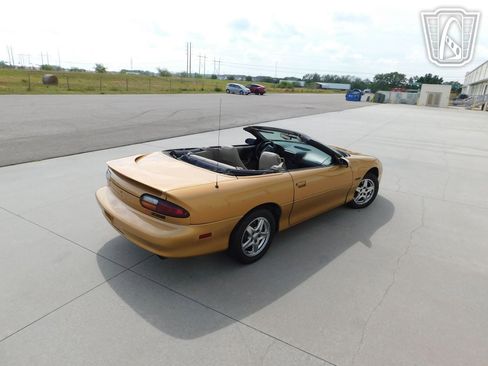 Used 1998 Chevrolet Camaro Z28 image 19