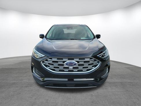 Used 2024 Ford Edge Titanium w/ Equipment Group 301A AWD/4WD image 2