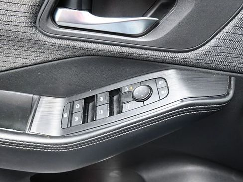 Used 2023 Nissan Rogue SV image 21