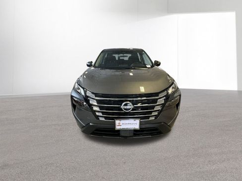 Used 2025 Nissan Rogue S image 24