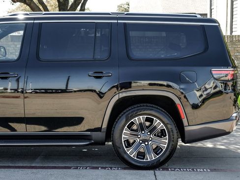 Used 2022 Jeep Wagoneer Series III image 22