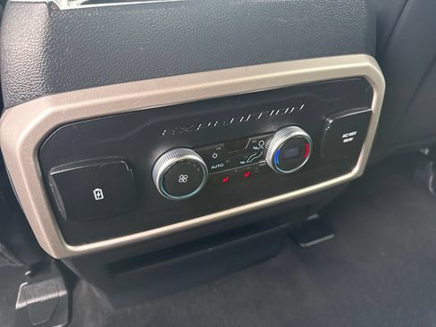 Used 2024 Ford Expedition Limited AWD/4WD image 21