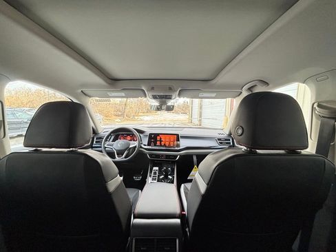 New 2026 Volkswagen Atlas Peak Edition image 17