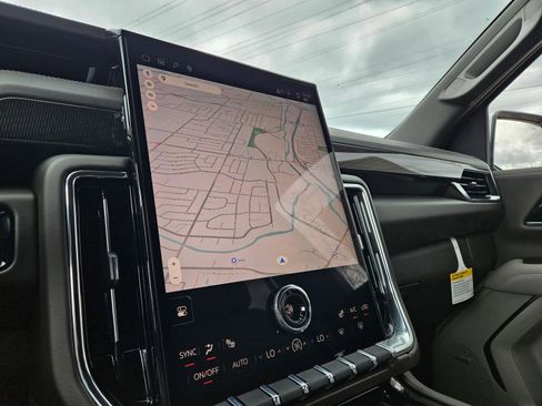 New 2026 GMC Yukon Elevation image 16