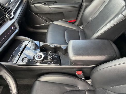Certified 2023 Kia Sportage EX w/ EX Premium Package AWD/4WD image 19