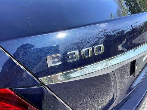 Used 2019 Mercedes-Benz E 300 4MATIC image 27