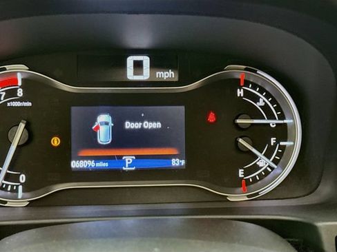 Used 2018 Honda Pilot Touring image 13