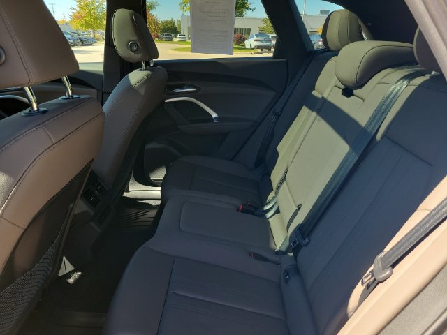 Used 2025 Audi Q5 Premium w/ Convenience Package AWD/4WD image 23