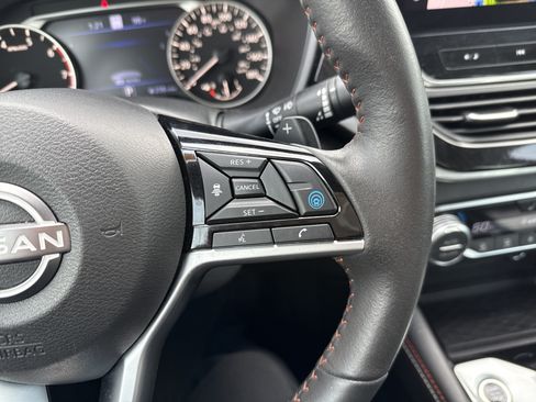 Used 2024 Nissan Altima 2.0 SR FWD image 20