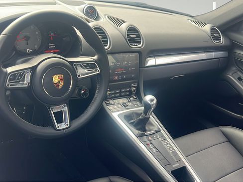Certified 2025 Porsche 718 Cayman S RWD image 15