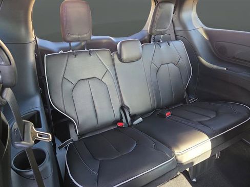 New 2026 Chrysler Pacifica Limited w/ S Appearance Package image 35