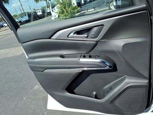 New 2026 Chevrolet Traverse LT image 8