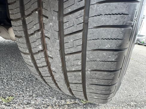 Used 2020 Land Rover Discovery Landmark image 10