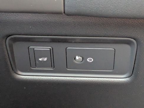 Used 2022 Land Rover Range Rover Sport SE image 32