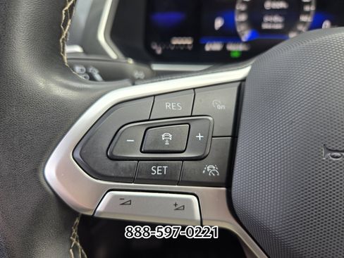 Used 2022 Volkswagen Tiguan SE image 25