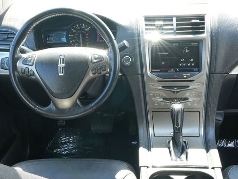 Used 2013 Lincoln MKX Sport Utility 4D image 5