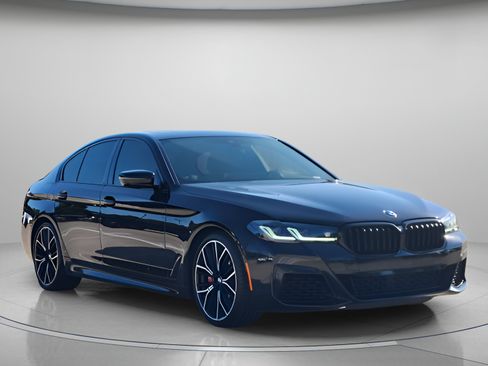 Used 2022 BMW M550i xDrive w/ Shadowloine Package AWD/4WD image 4