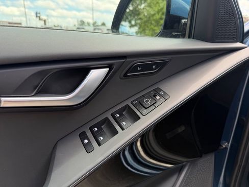 Certified 2025 Kia Niro FWD image 15