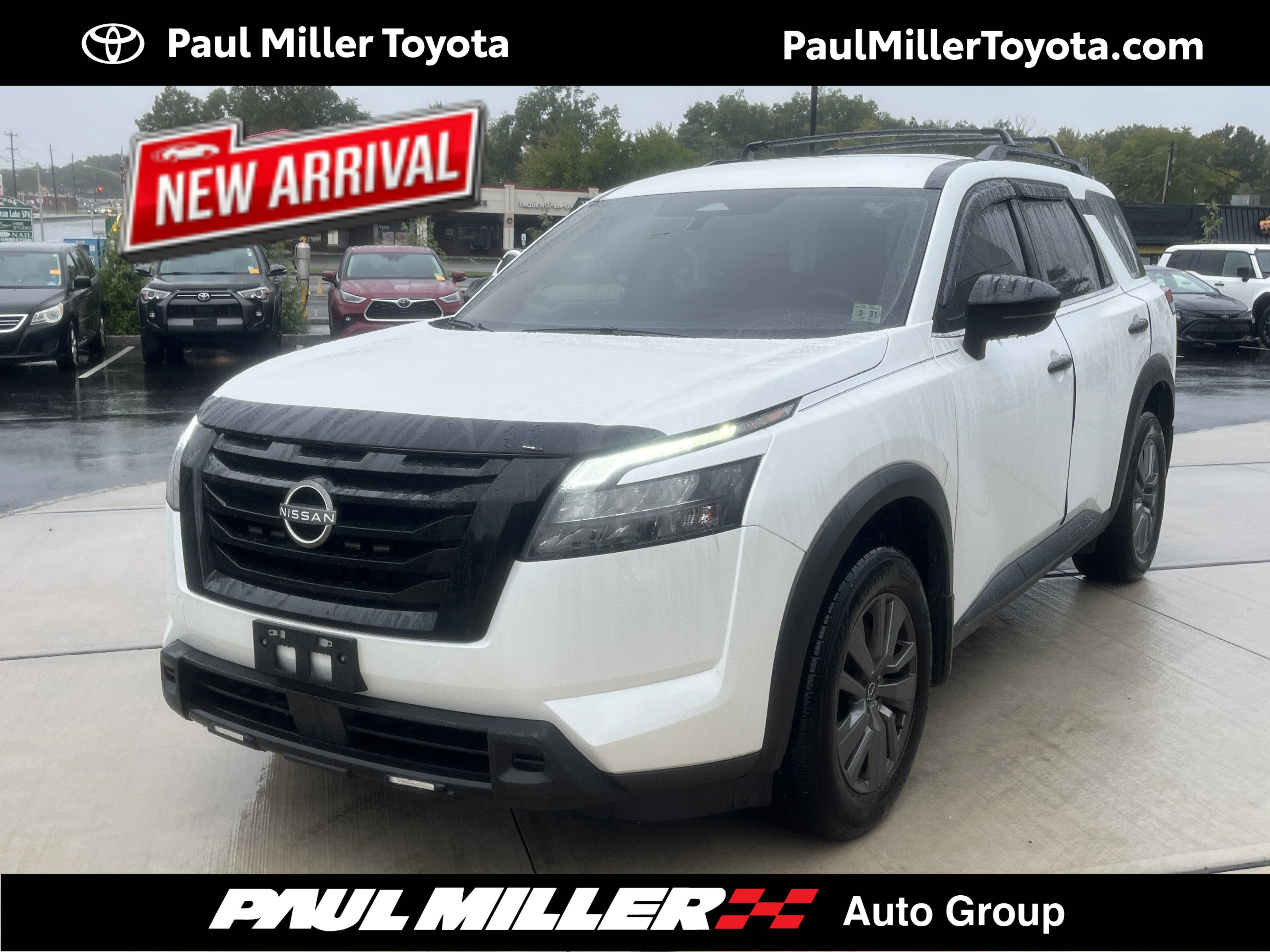 Used 2025 Nissan Pathfinder SV AWD/4WD image 1