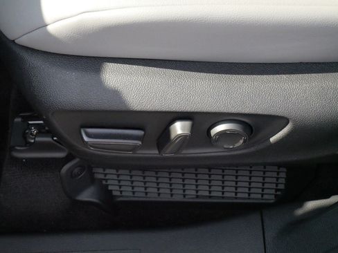 Certified 2025 Toyota Sienna XLE w/ XLE Plus Package AWD/4WD image 20
