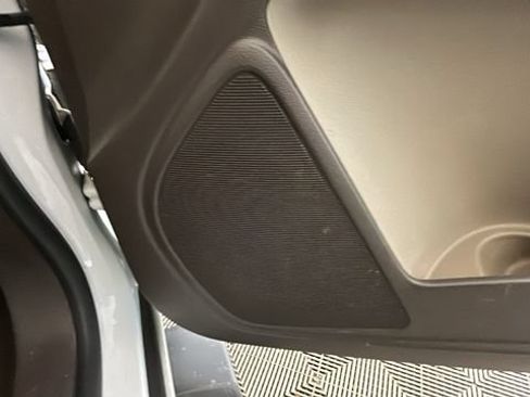 Used 2015 GMC Canyon SLE AWD/4WD image 30