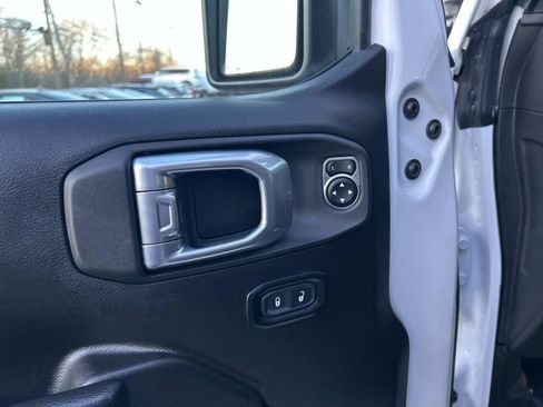 Used 2023 Jeep Wrangler Unlimited w/ Dual Top Group image 24