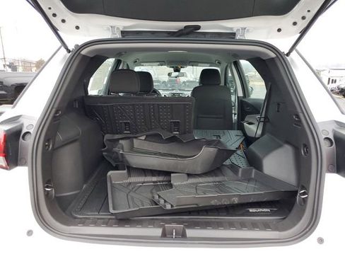 Certified 2024 Chevrolet Equinox LS w/ Driver Confidence II Package image 11