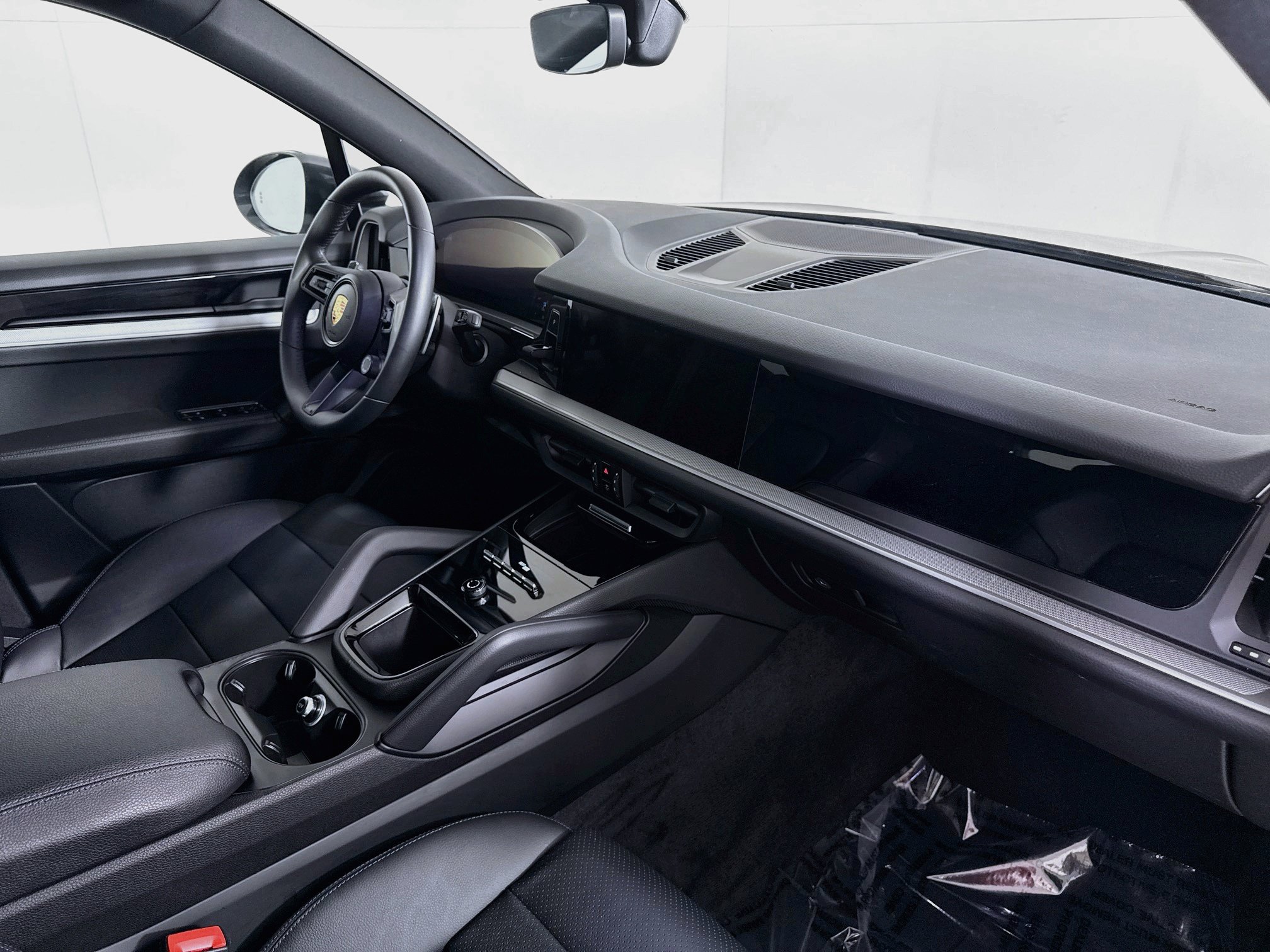 Certified 2024 Porsche Cayenne AWD/4WD image 28