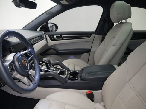 Certified 2023 Porsche Cayenne GTS image 5