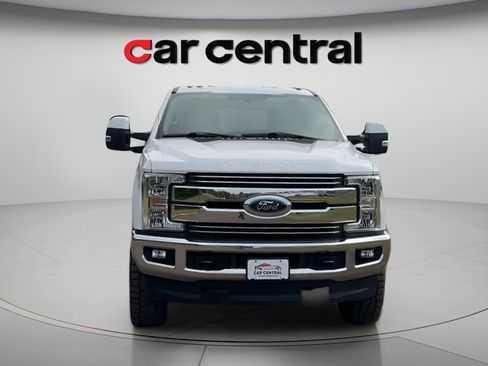 Used 2019 Ford F250 Lariat w/ Lariat Value Package AWD/4WD image 2