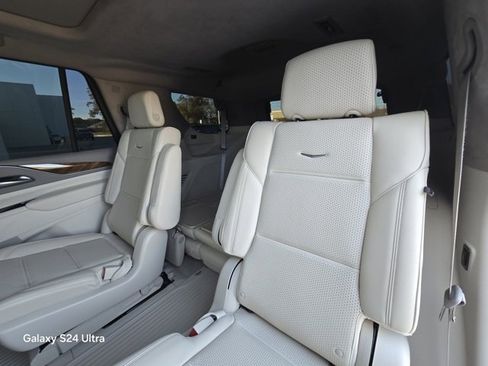 Used 2023 Cadillac Escalade Sport Platinum image 14