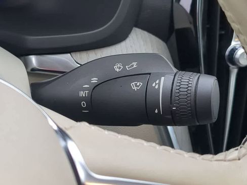 Used 2024 Volvo S60 B5 Plus image 24