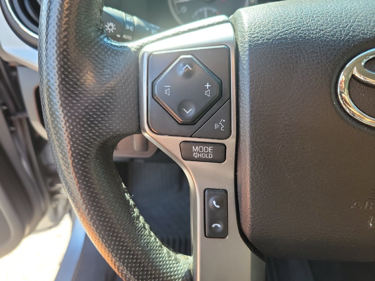 Used 2021 Toyota Tacoma SR5 RWD image 19
