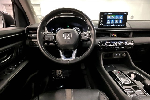 Used 2025 Honda Pilot EX-L image 6
