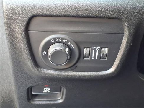 Certified 2023 Jeep Grand Cherokee L Laredo image 27