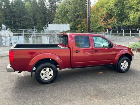 Used 2007 Nissan Frontier SE w/ SE Value Truck Pkg AWD/4WD image 4