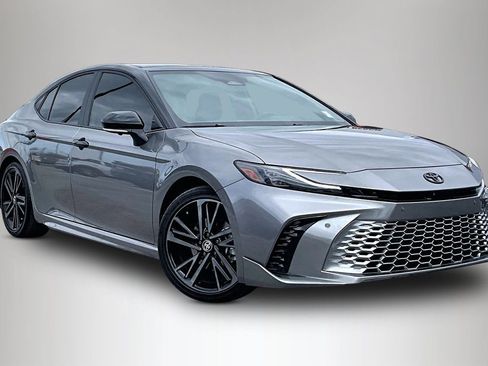 Used 2025 Toyota Camry XSE w/ Premium Plus Package image 2