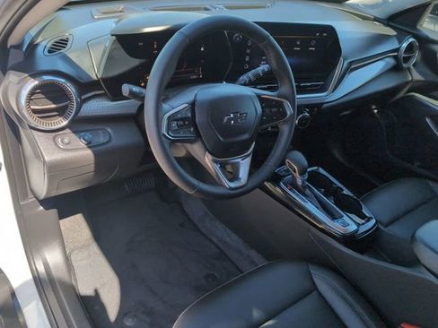 Used 2025 Chevrolet Trax ACTIV w/ Driver Confidence Package image 10