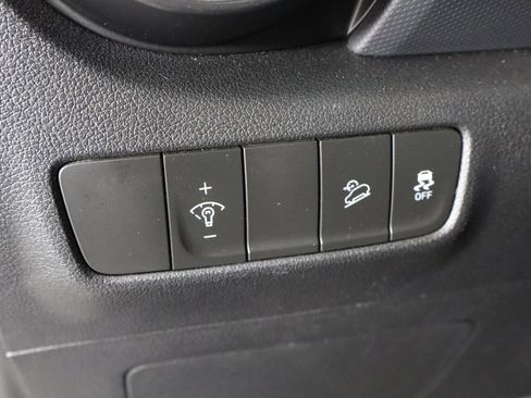 Used 2023 Hyundai Kona Limited FWD image 17
