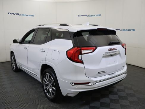 Used 2023 GMC Terrain Denali w/ Denali Premium Package image 9