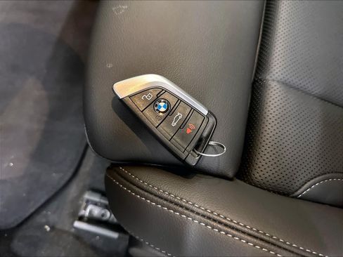 Used 2026 BMW 330i Sedan w/ M Sport Package RWD image 13