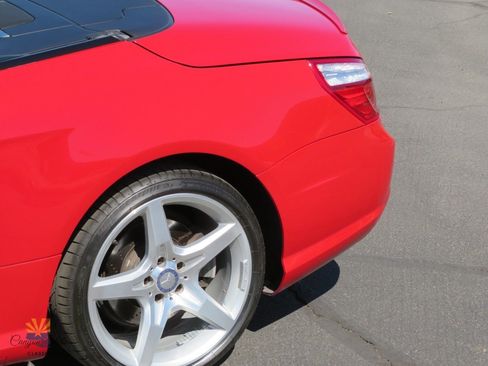 Used 2013 Mercedes-Benz SL 550 image 16